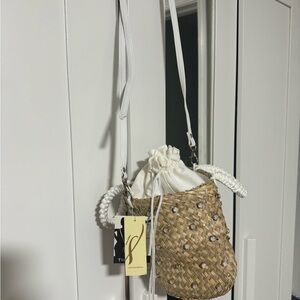 Collection18 Bucket bag.